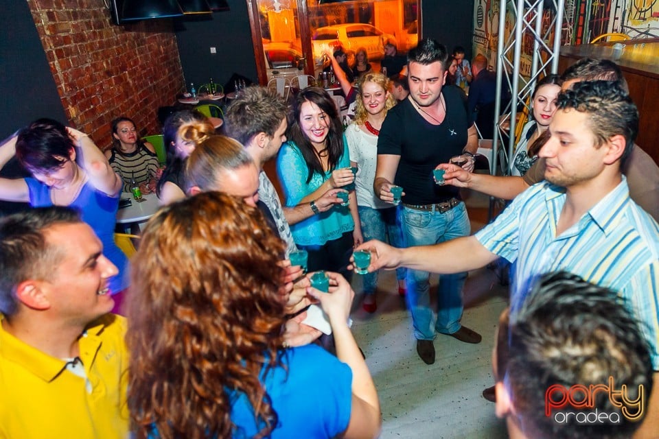 Party în Juice, Juice