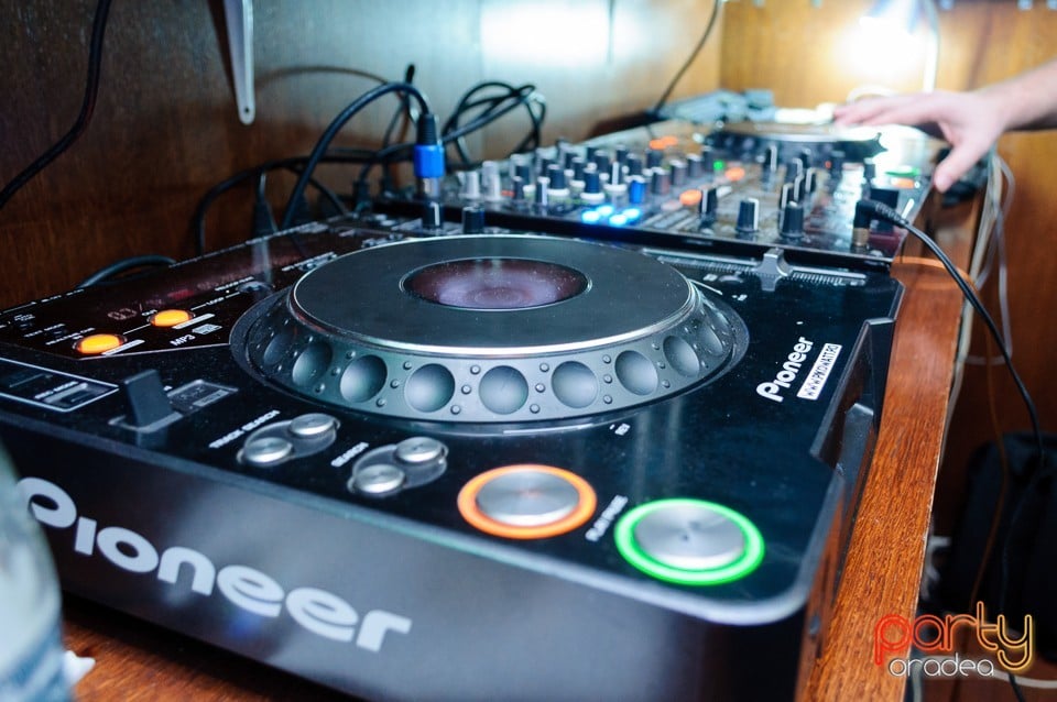 Party în Juice, Juice