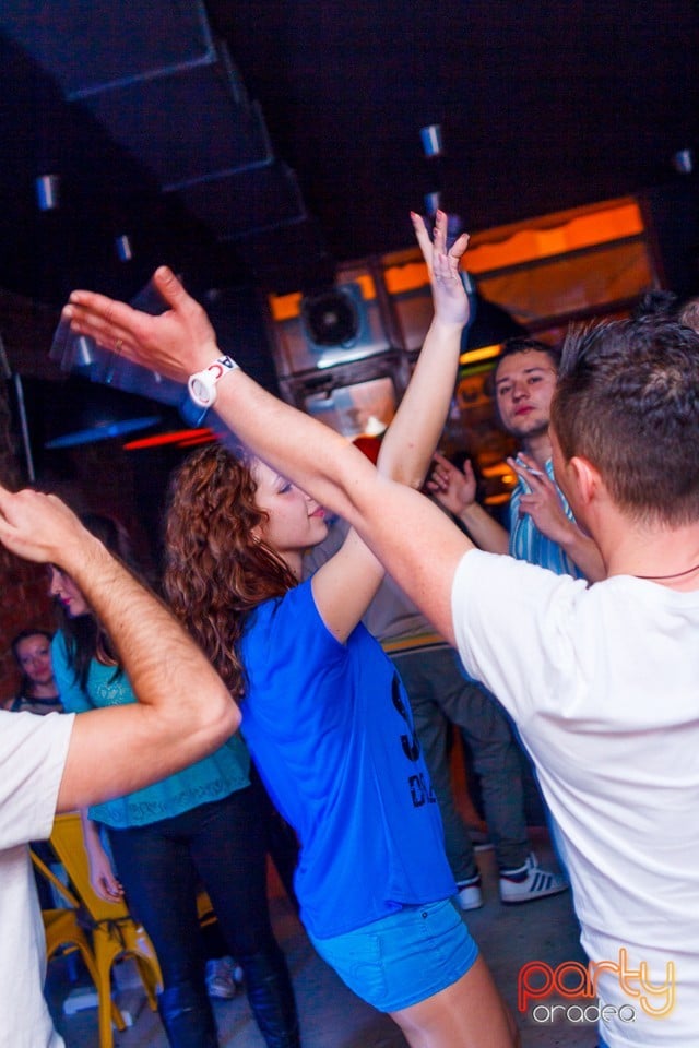 Party în Juice, Juice