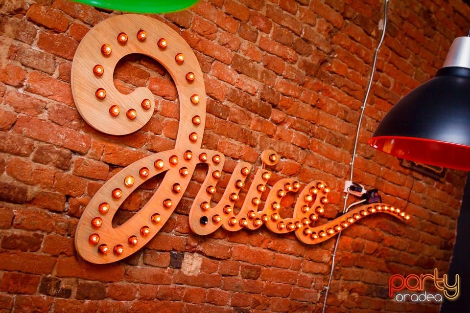 Party în Juice, Juice