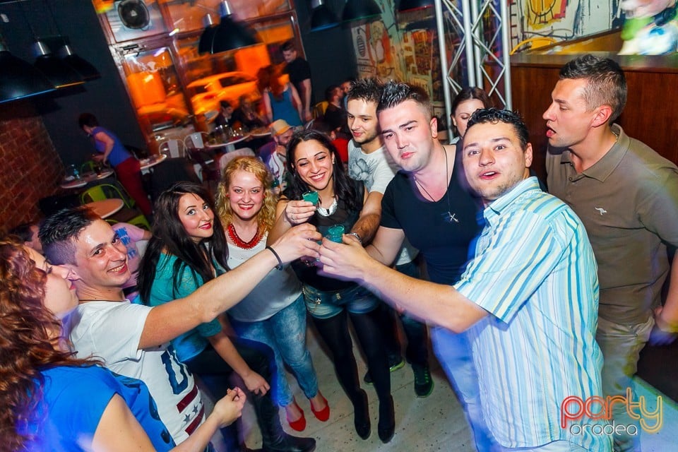 Party în Juice, Juice