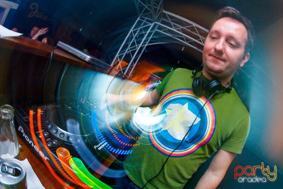 Party în Juice, Juice