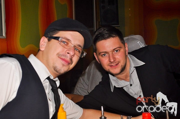 Party în Juice, Juice