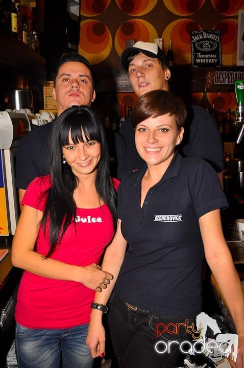 Party în Juice, Juice