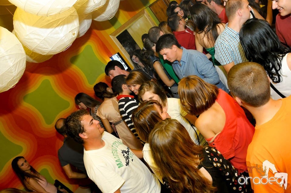 Party în Juice, Juice