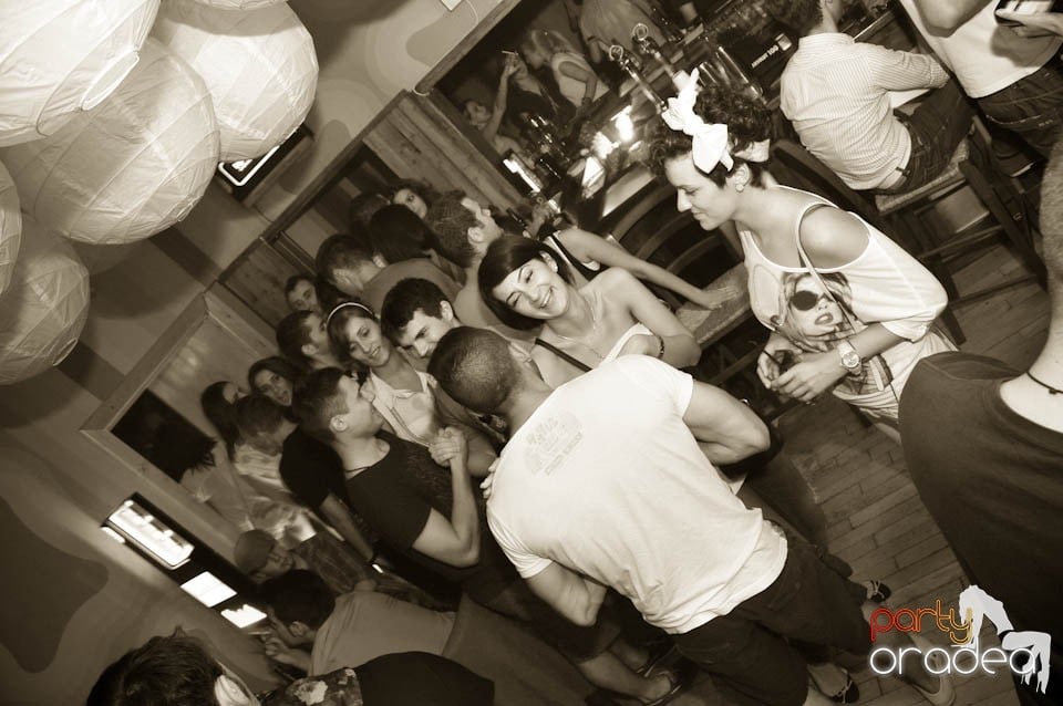 Party în Juice, Juice