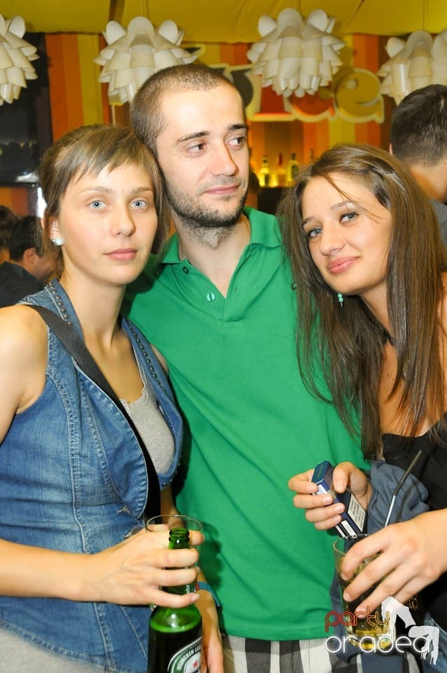 Party în Juice, Juice