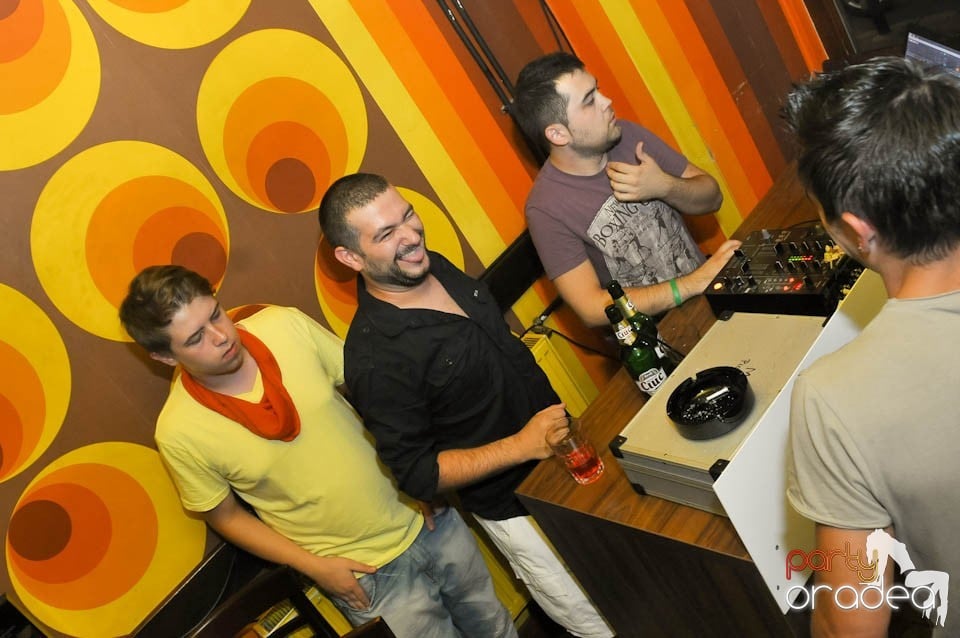 Party în Juice, Juice