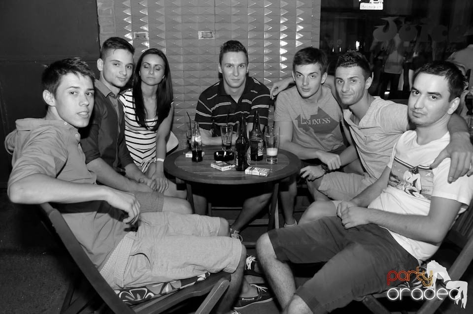 Party în Juice, Juice