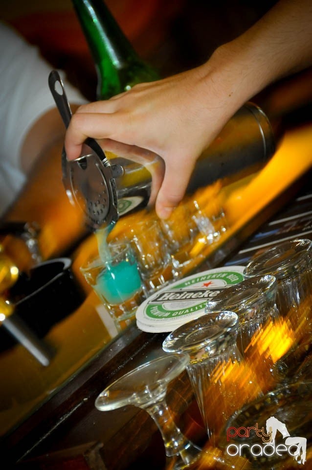 Party în Juice, Juice