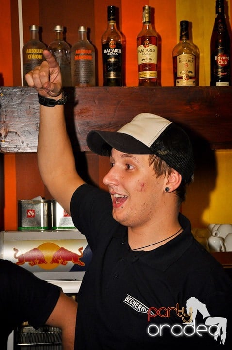 Party în Juice, Juice