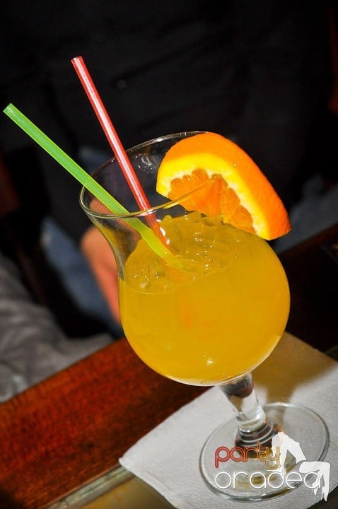 Party în Juice, Juice