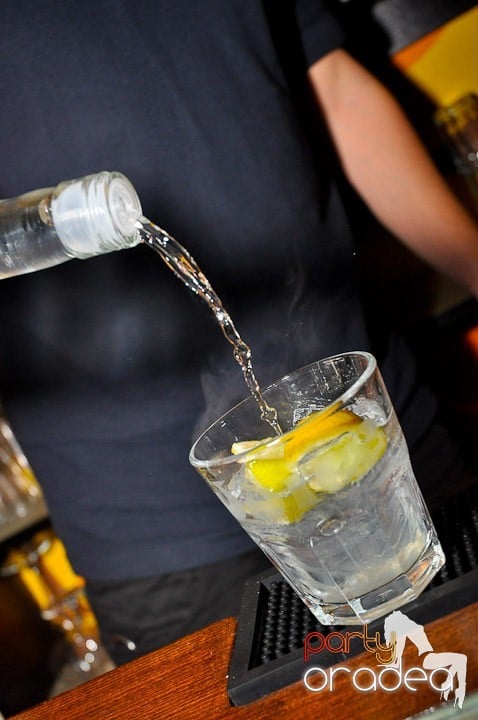 Party în Juice, Juice