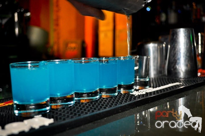 Party în Juice, Juice