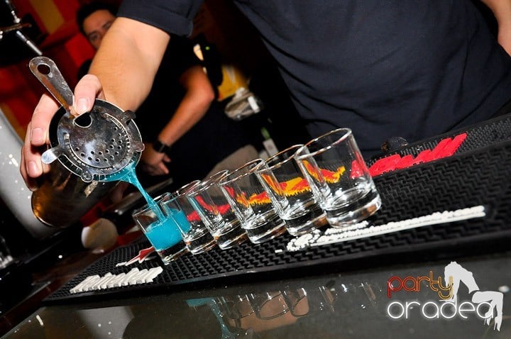 Party în Juice, Juice