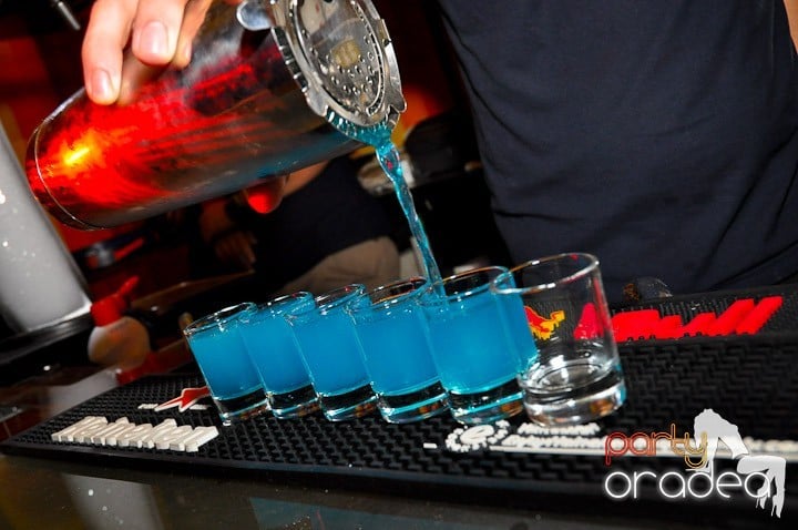 Party în Juice, Juice