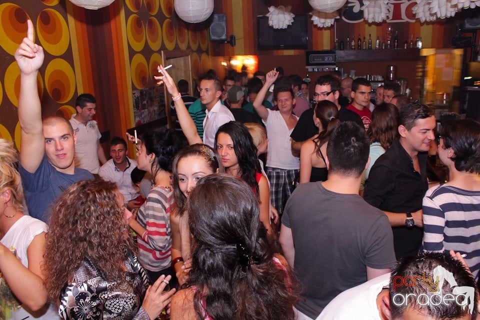 Party în Juice, Juice