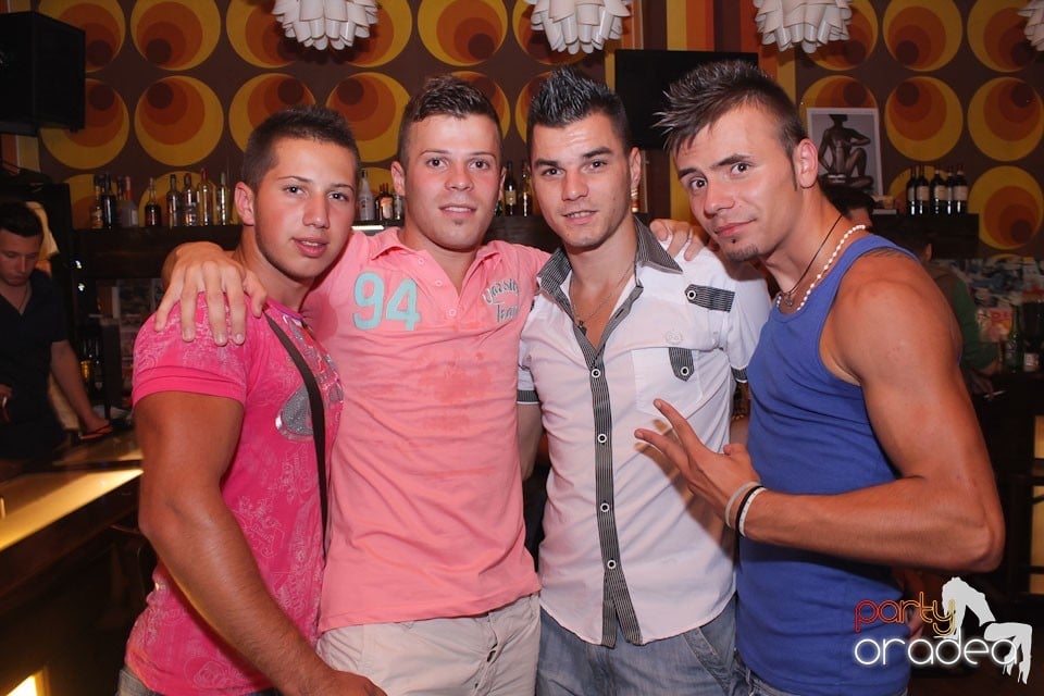 Party în Juice, Juice