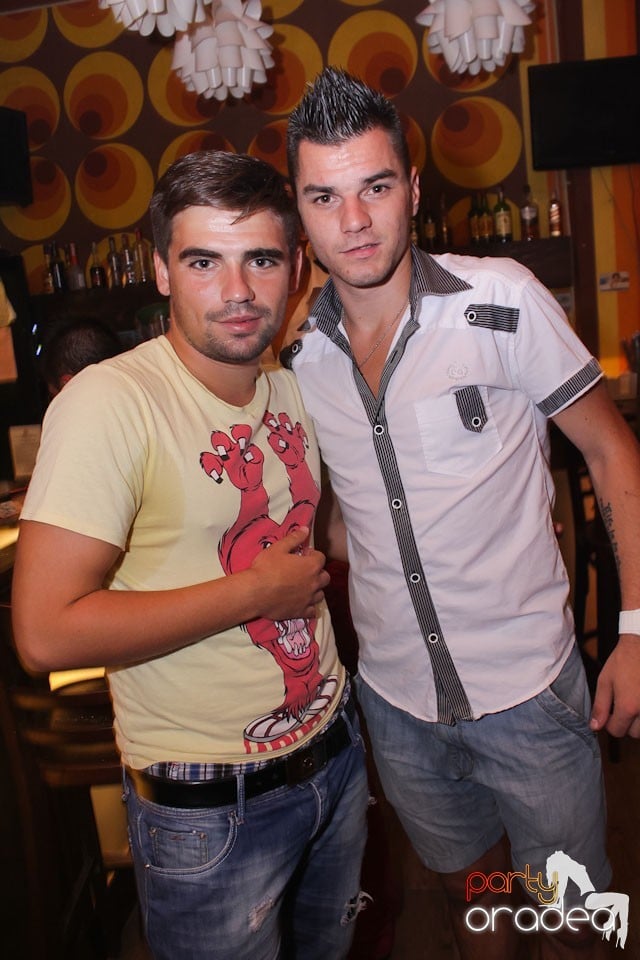 Party în Juice, Juice