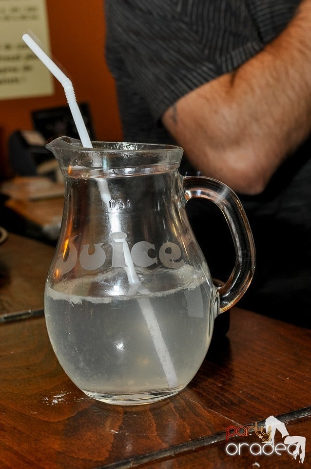 Party în Juice, Juice