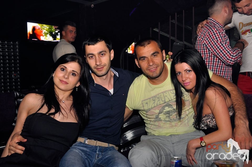 Party în The One, 