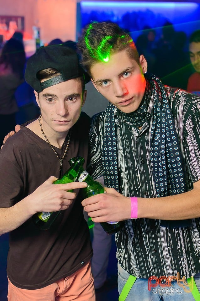 Party în Zona Club, 