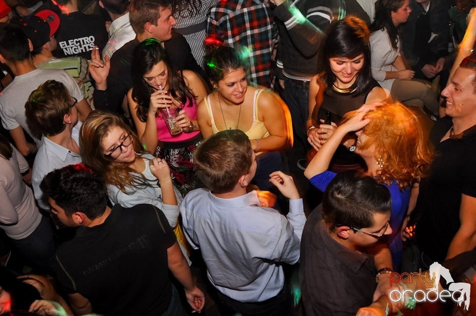 Party în Zulu Caffe, Zulu Caffe