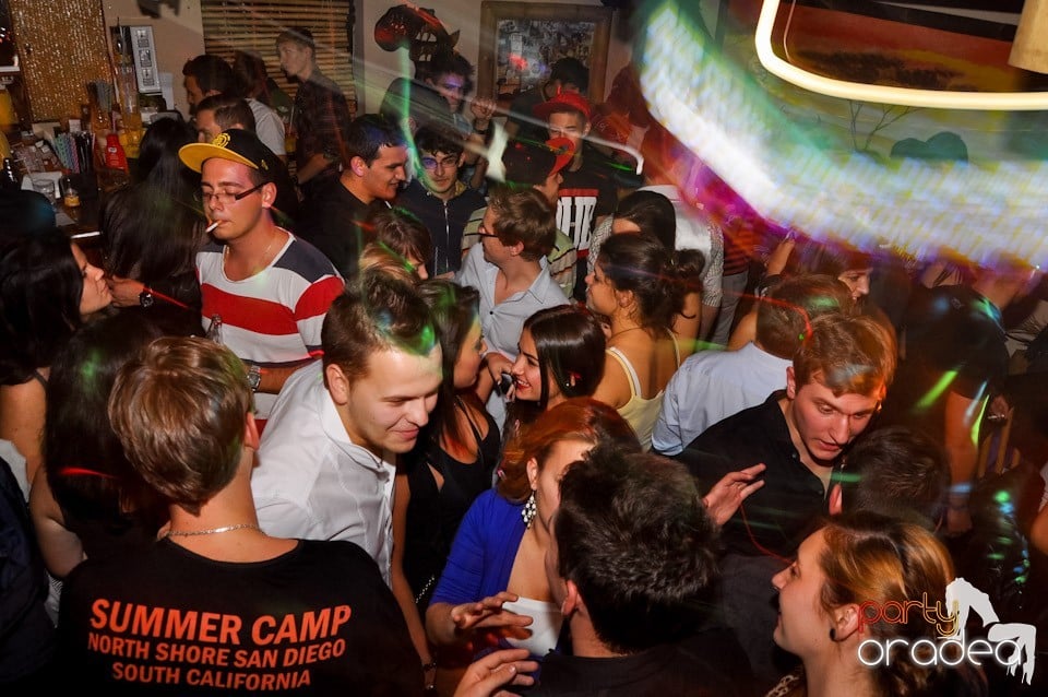 Party în Zulu Caffe, Zulu Caffe