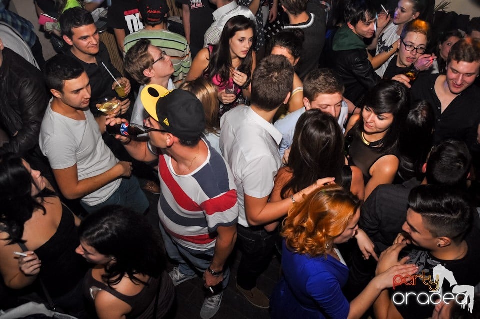 Party în Zulu Caffe, Zulu Caffe