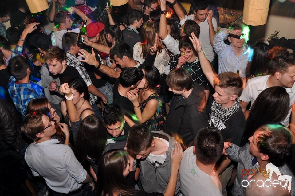 Party în Zulu Caffe, Zulu Caffe