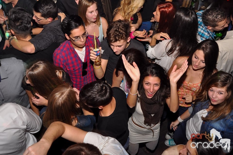 Party în Zulu Caffe, Zulu Caffe