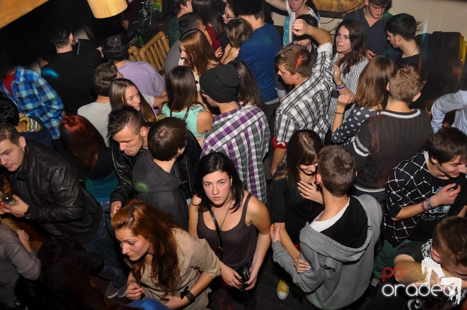 Party în Zulu Caffe, Zulu Caffe