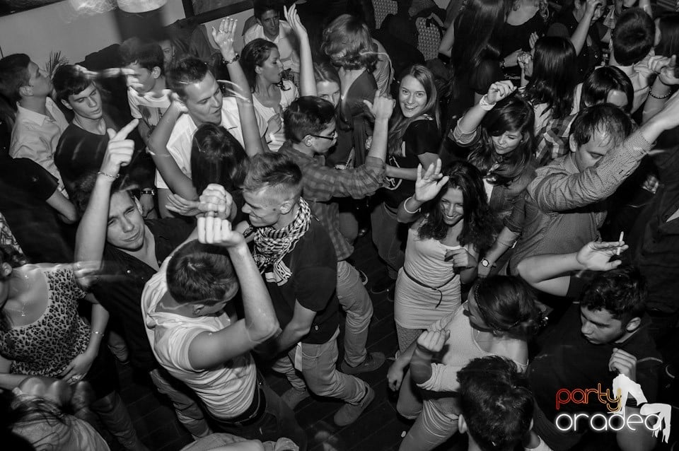 Party în Zulu Caffe, Zulu Caffe