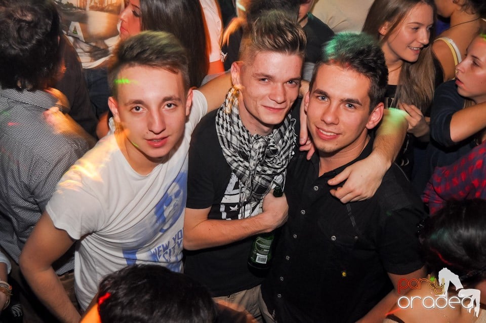 Party în Zulu Caffe, Zulu Caffe