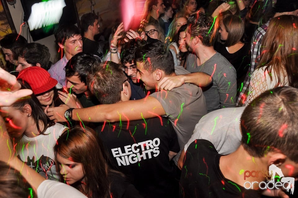 Party în Zulu Caffe, Zulu Caffe