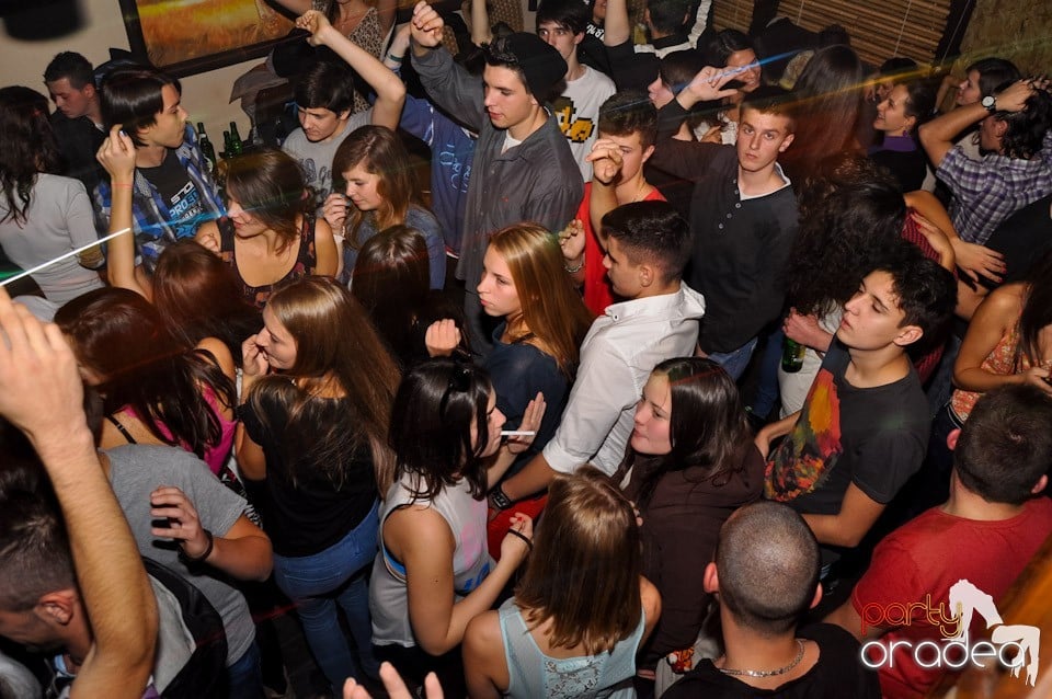 Party în Zulu Caffe, Zulu Caffe