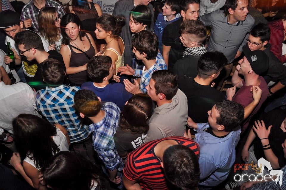 Party în Zulu Caffe, Zulu Caffe