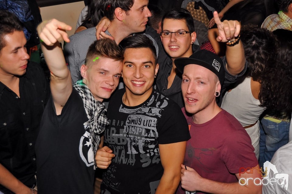 Party în Zulu Caffe, Zulu Caffe