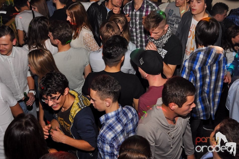 Party în Zulu Caffe, Zulu Caffe