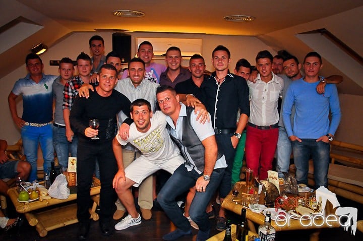 Party în Zulu Caffe, Zulu Caffe