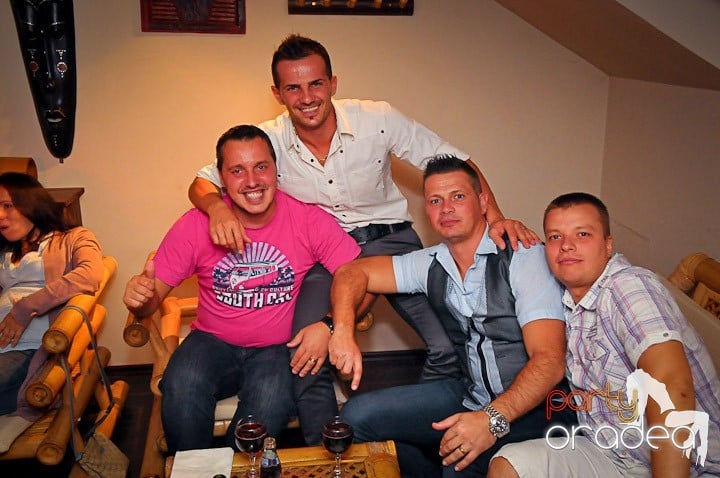 Party în Zulu Caffe, Zulu Caffe