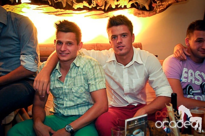 Party în Zulu Caffe, Zulu Caffe