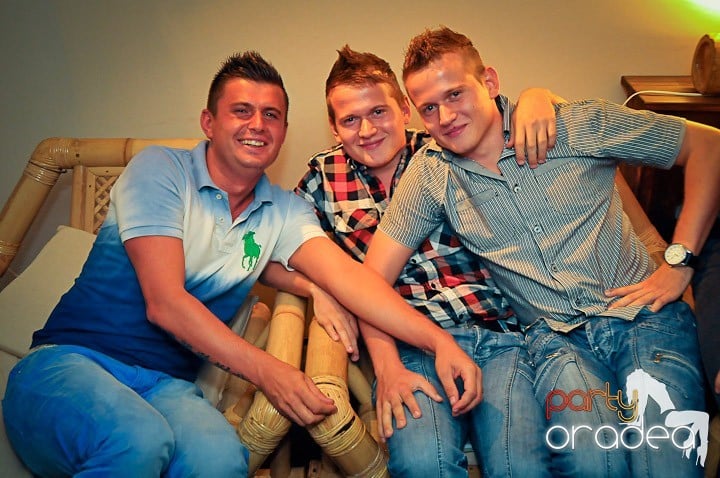 Party în Zulu Caffe, Zulu Caffe