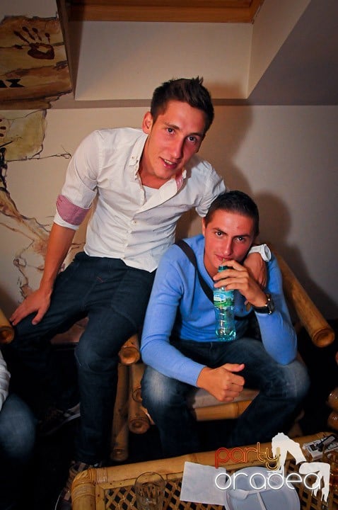 Party în Zulu Caffe, Zulu Caffe