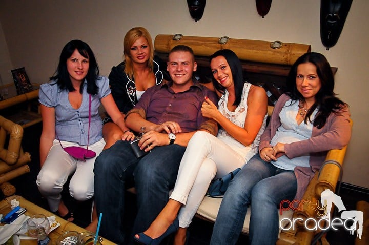 Party în Zulu Caffe, Zulu Caffe