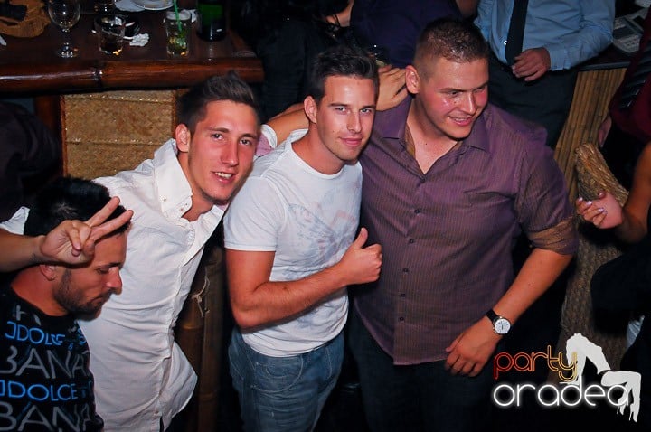 Party în Zulu Caffe, Zulu Caffe