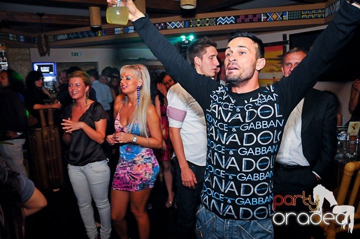 Party în Zulu Caffe, Zulu Caffe