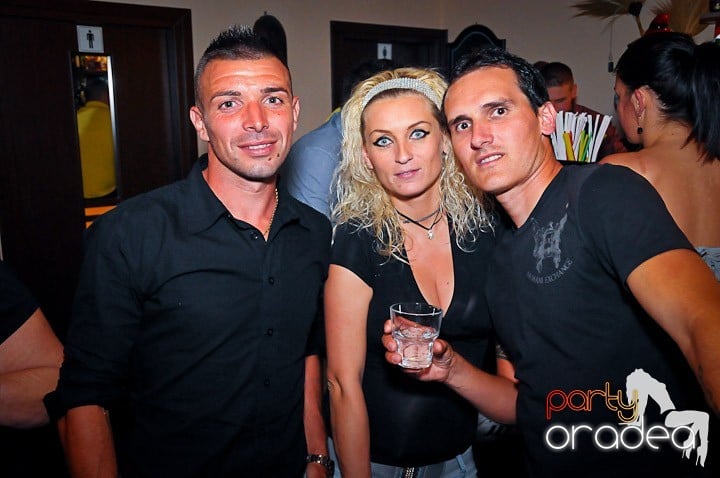 Party în Zulu Caffe, Zulu Caffe