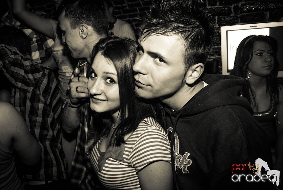 Party incendiar în Escape, 