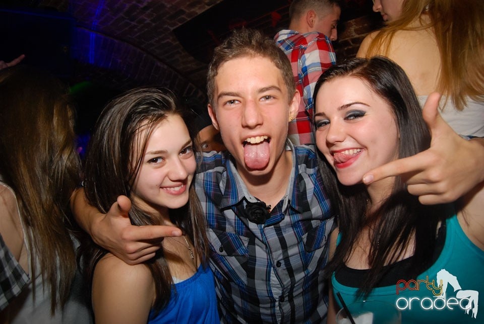 Party incendiar în Escape, 